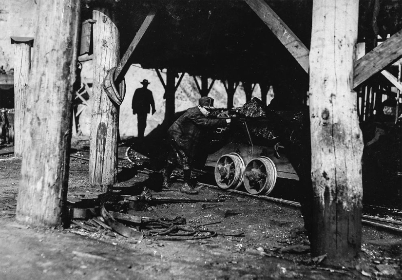 Child labor in twentieth-century America: photographs of children in coal and zinc mines