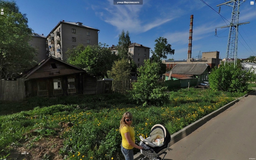 Childhood in small and big cities of Russia