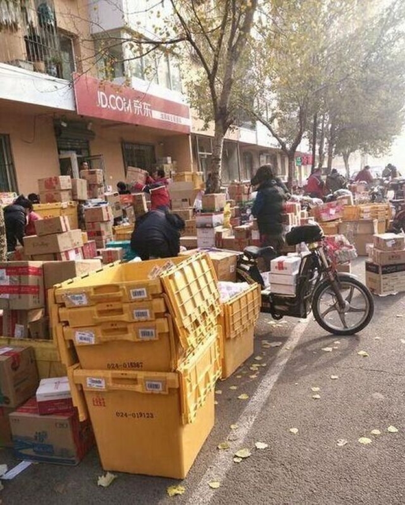 China Post during World Shopping Day on November 11th. Russian Post, hold on dear!