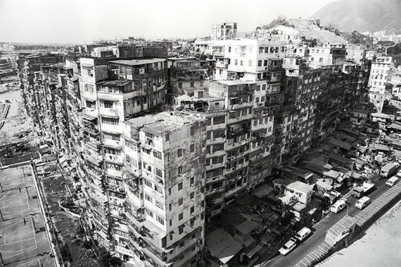 City of Darkness: The amazing fate of the fortress city of Kowloon