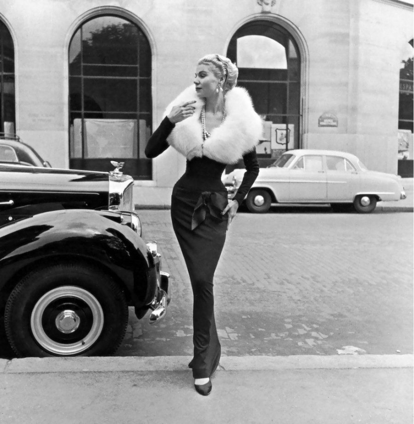Classic elegance of Dior: exquisite models of the 1940s and 1960s on the streets of Paris