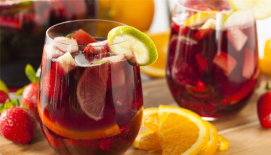 Classics and improvisation: how to cook the perfect sangria at home yourself
