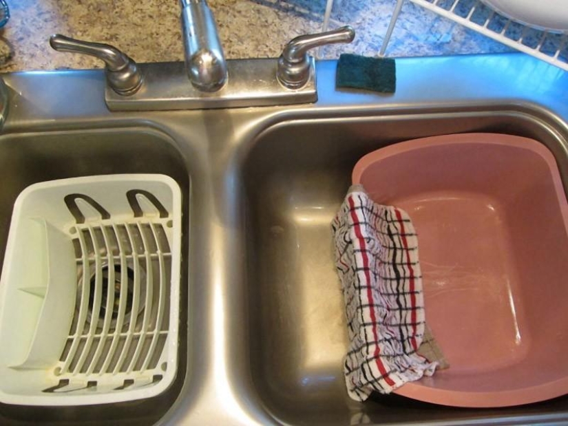 Cómo ahorrar tiempo lavando los platos más rápido y mejor