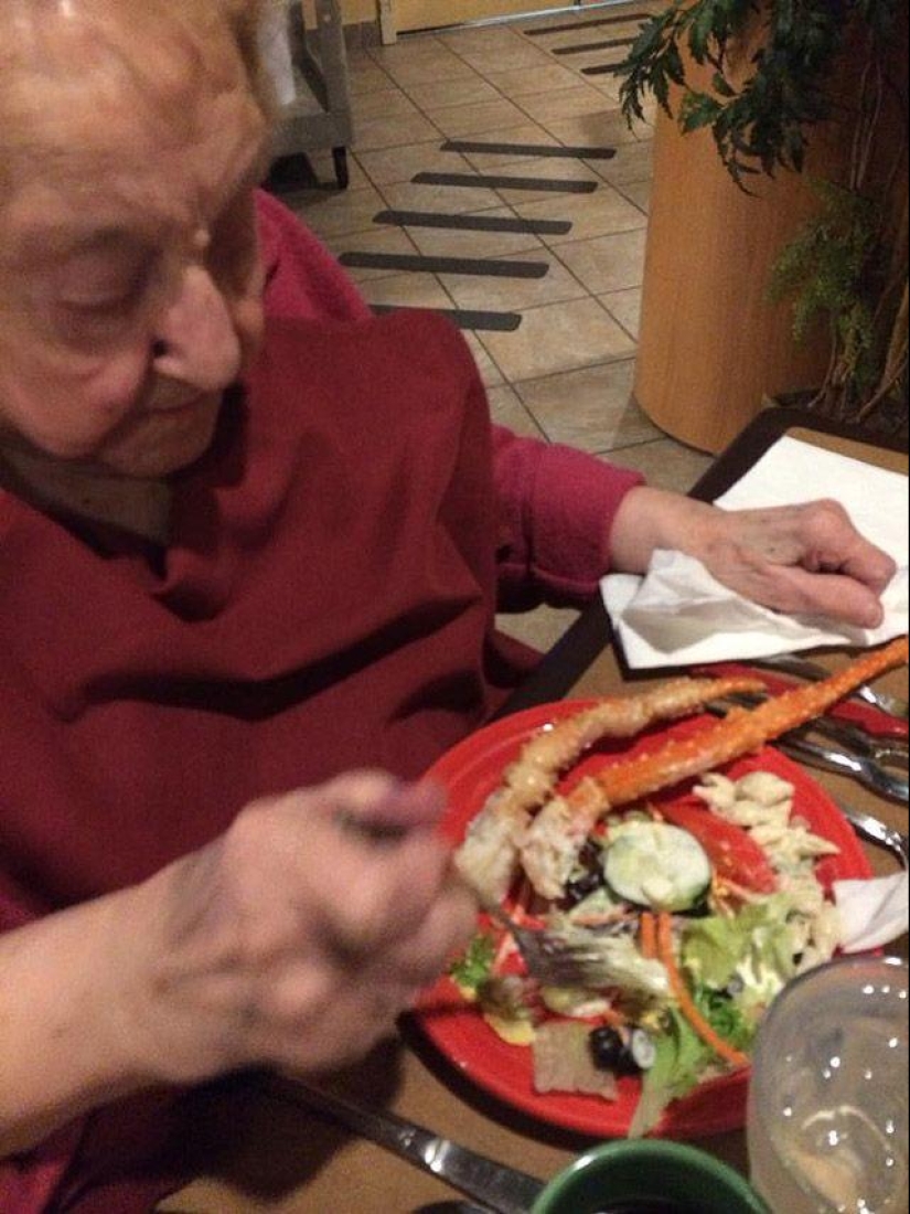 Cómo celebró la abuela su cumpleaños número 103