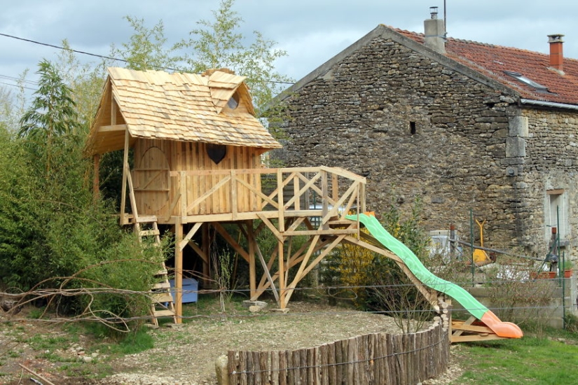 Cómo construir un castillo real para un niño a partir de paletas de madera ordinarias