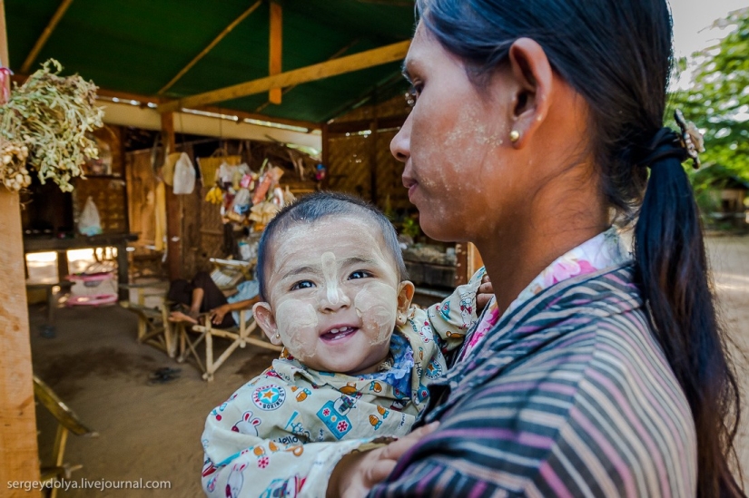 ¿Cómo es la vida en un pueblo rico de Birmania?