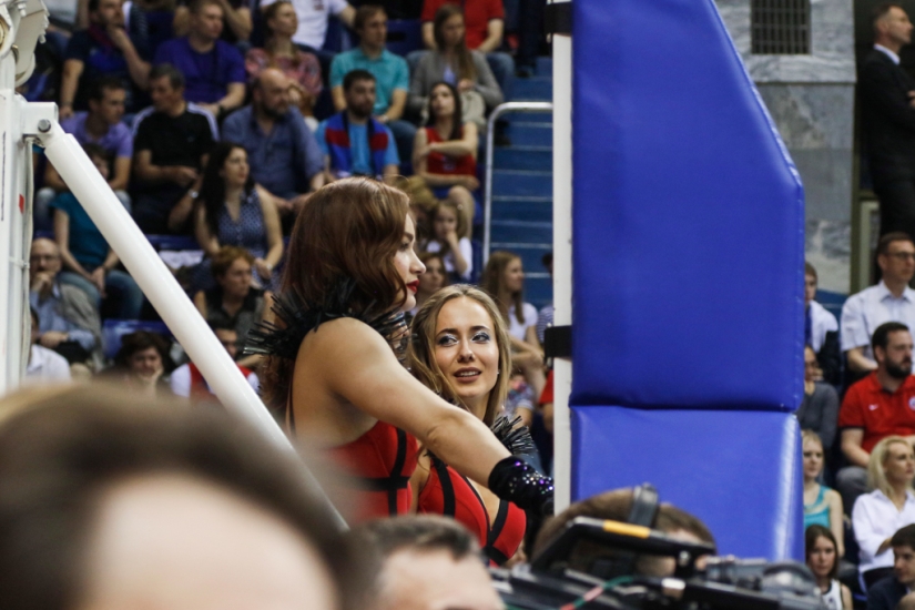 Cómo llevamos a una niña a un partido de baloncesto y qué resultó de ello