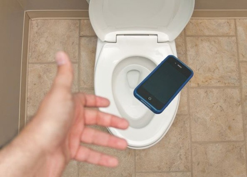 Cómo no ahogar su teléfono inteligente: una idea para aquellos que no se separan del teléfono ni siquiera en el baño