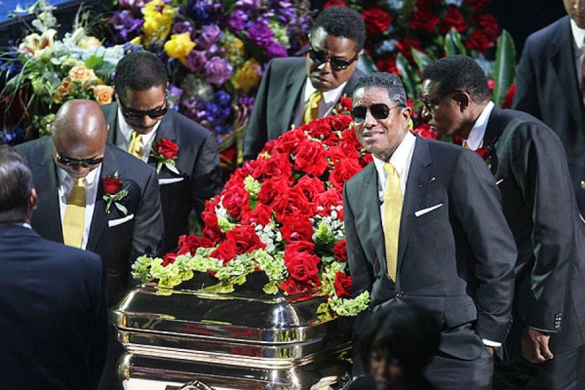 Cómo se llevaron a cabo los funerales de personajes famosos más caros y magníficos de la historia