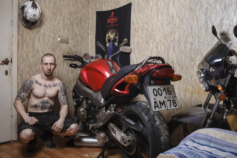 Cómo tratan los ciclistas rusos la toxicosis de la motocicleta