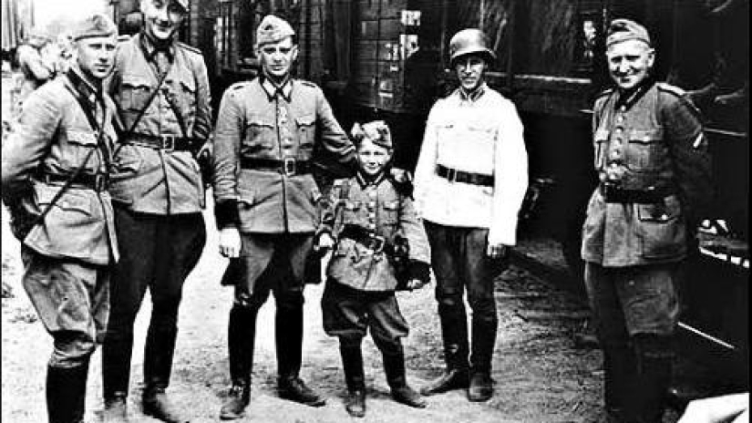 Cómo un niño judío Ilya Halperin se convirtió en el hijo de un regimiento de las SS y "el nazi más joven del Reich"