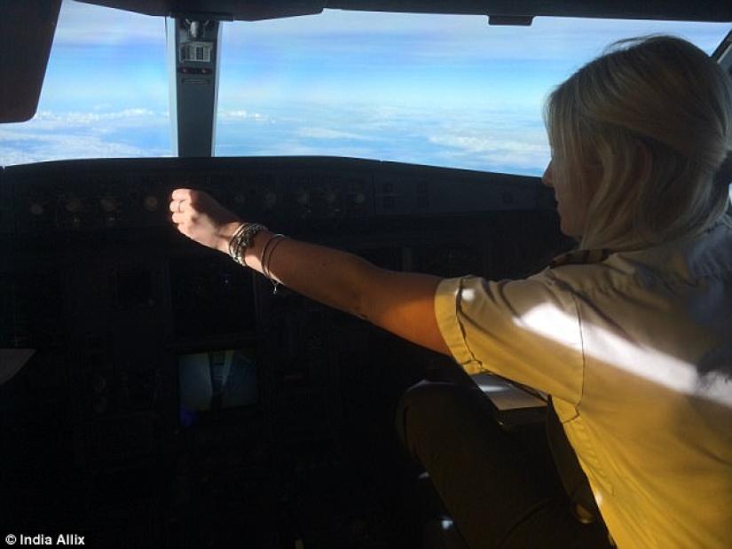 Cómo una mujer piloto controla un avión