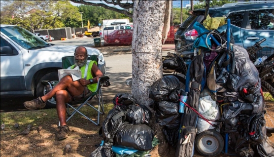 Cómo viven las personas sin hogar en Hawai