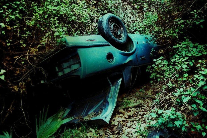 Coches raros en los acantilados de Mulholland Drive