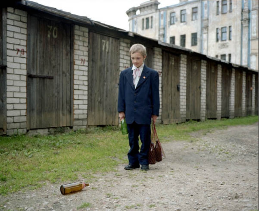 Collective amnesia: a photographer from Latvia dramatized the Soviet past