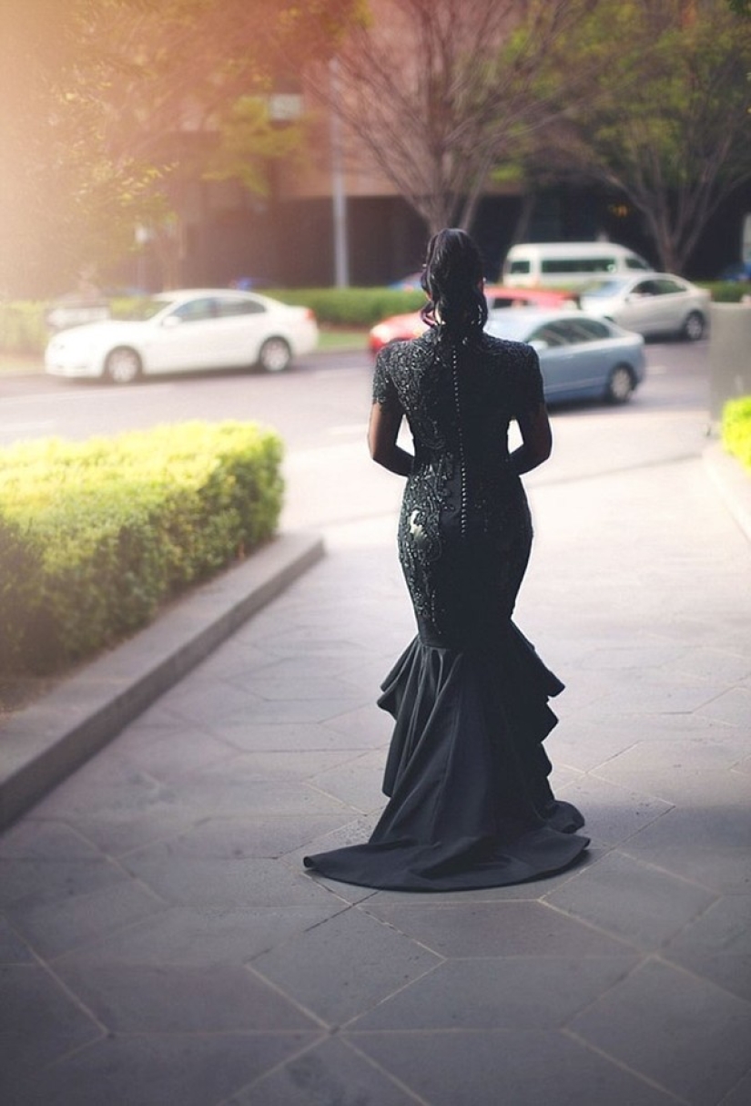 Contrary to tradition: the bride arrived at the wedding in a black dress
