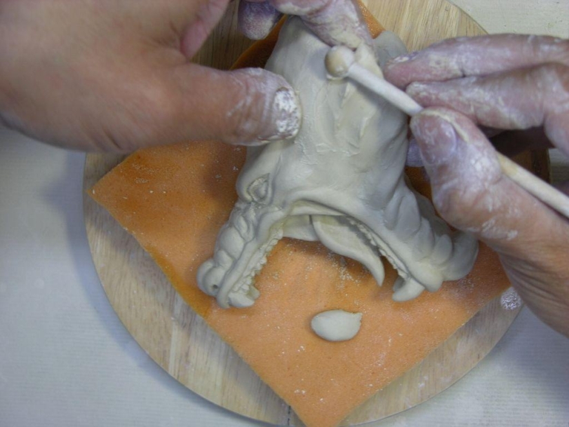 Creating porcelain masterpieces step by step