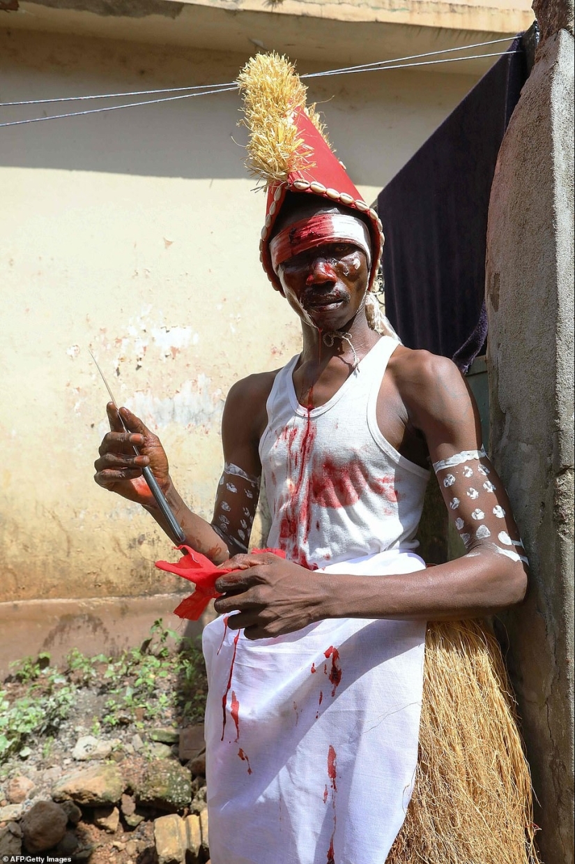 Crianza sangrienta: La vida dentro de las comunidades secretas de Sierra Leona está llena de perversiones y dolor