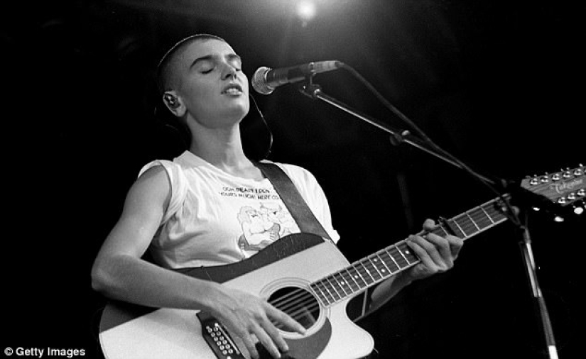 Crying Sinead O'Connor recorded a video message about the fight against depression
