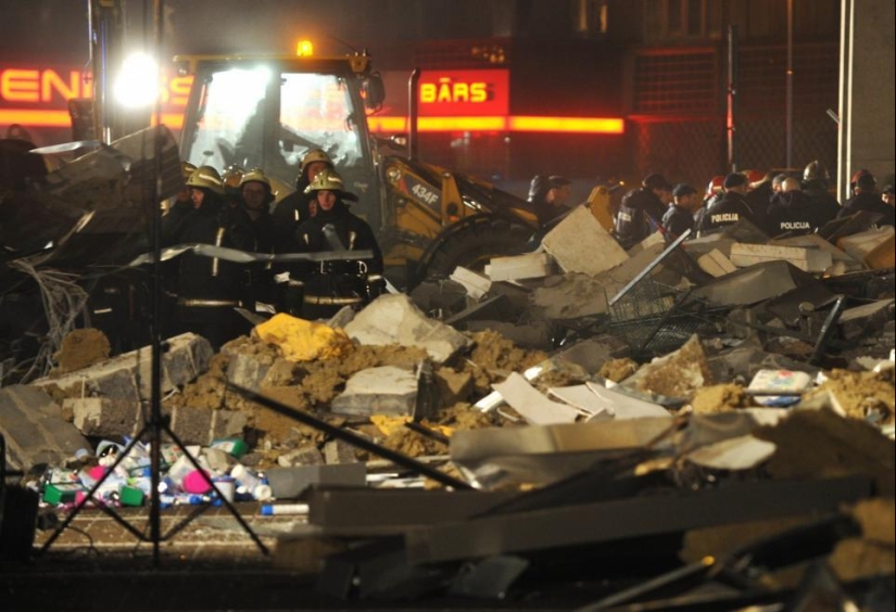 Dangerous shopping: the roof collapsed in one of the shopping centers in Riga