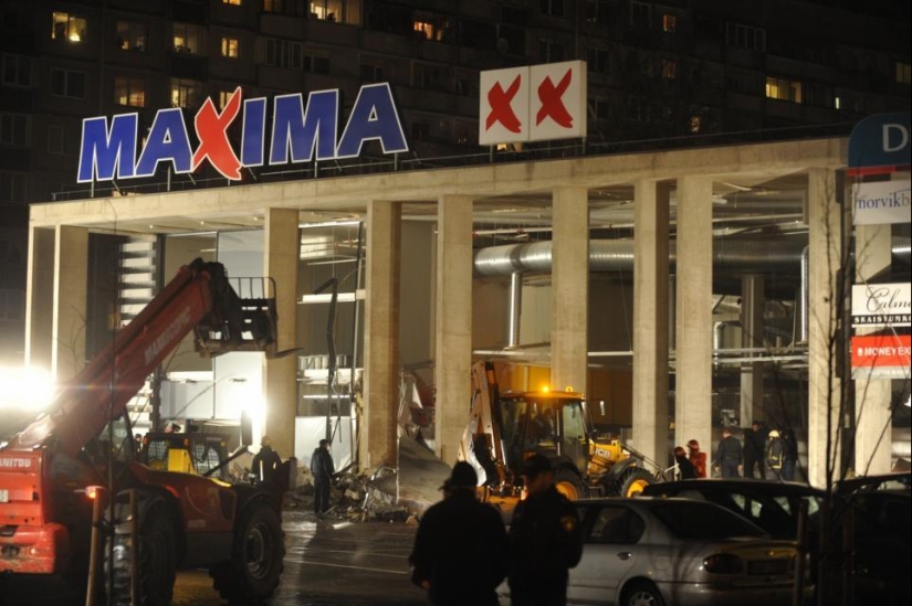 Dangerous shopping: the roof collapsed in one of the shopping centers in Riga