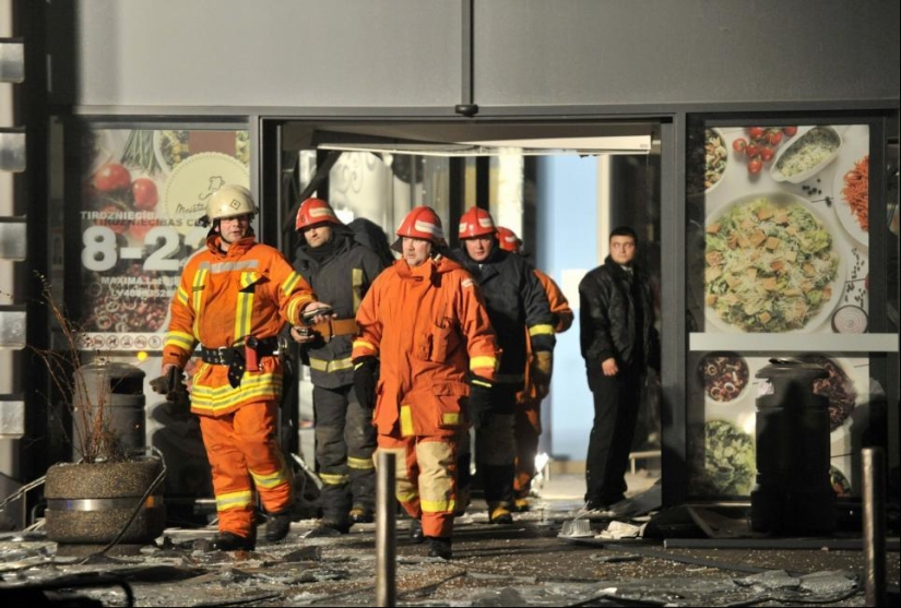 Dangerous shopping: the roof collapsed in one of the shopping centers in Riga