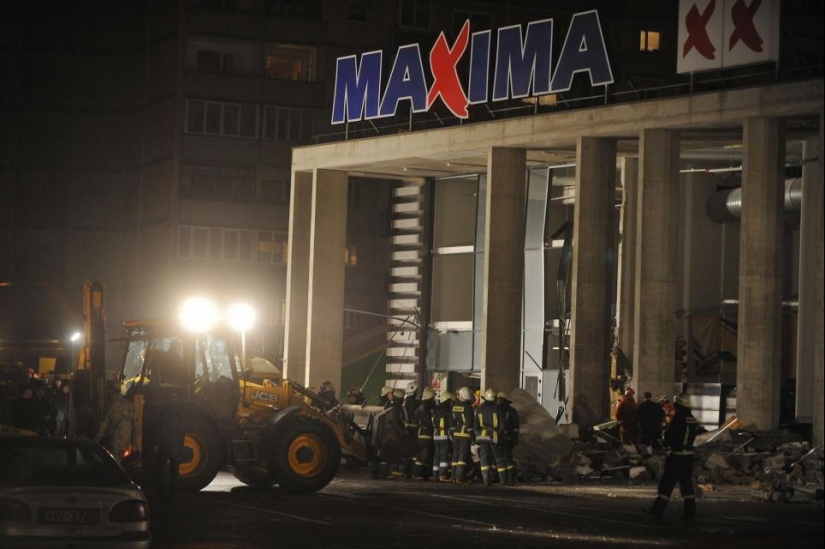 Dangerous shopping: the roof collapsed in one of the shopping centers in Riga