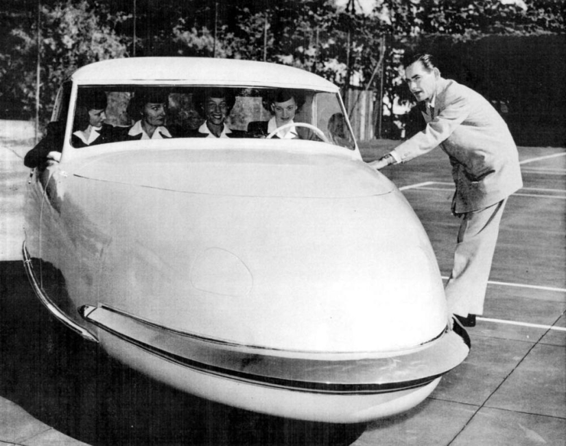 Davis Divan: a unique concept car 1940-ies