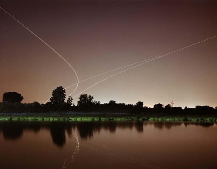 Dazzling light trails of aircraft