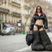 De “la musa de Josh Safdie” a “ícono divisivo de la moda”, aquí están los 10 looks más controvertidos de Julia Fox