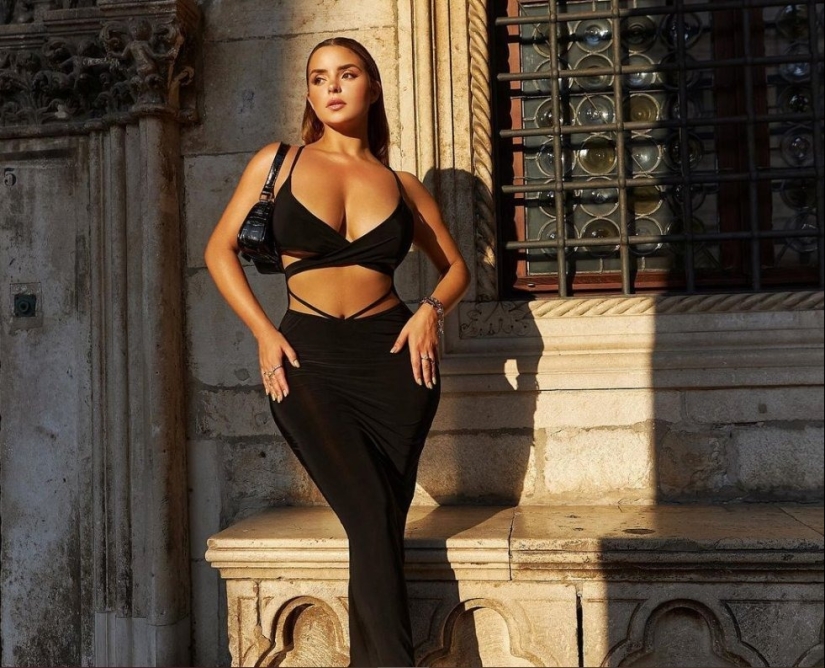 Demi Rose never tires of showing off her stunning curves