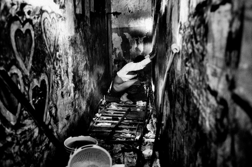 Depths of Hell: Shocking Photos from South American Prisons