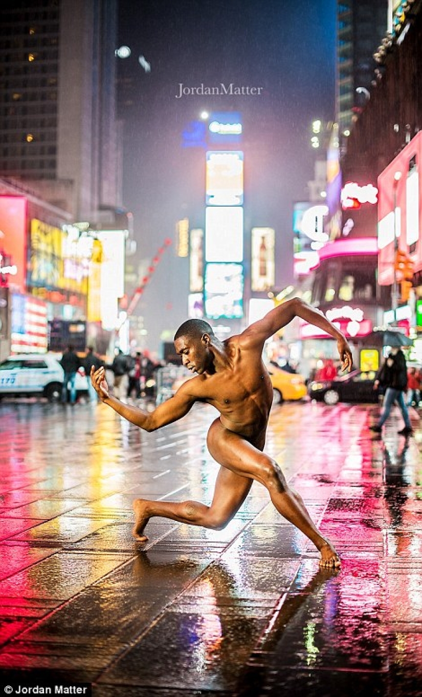 Desnudos en la gran ciudad: bailarines y bailarinas desnudos para un proyecto fotográfico único