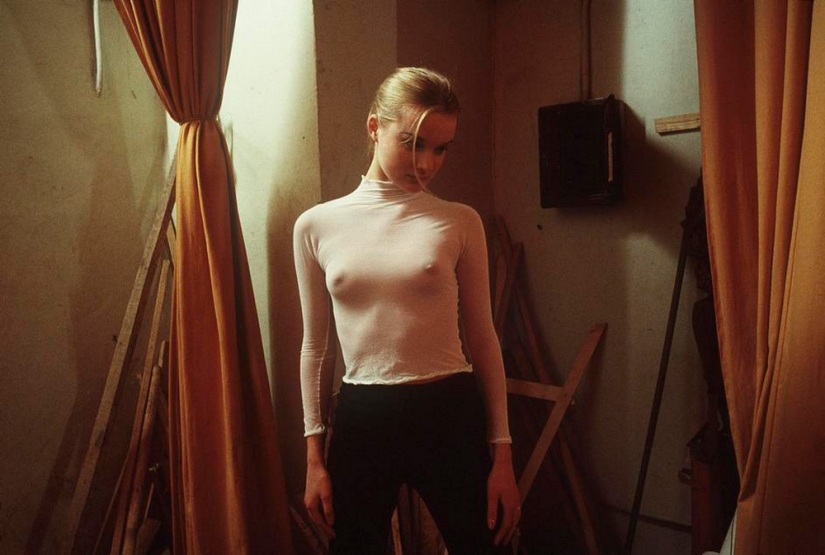 Desperate nineties in the lens of French photographer Liz Sarfati