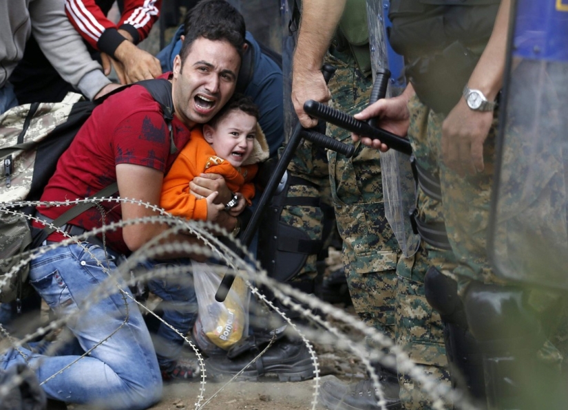 Difficult and dangerous way of refugees to Europe