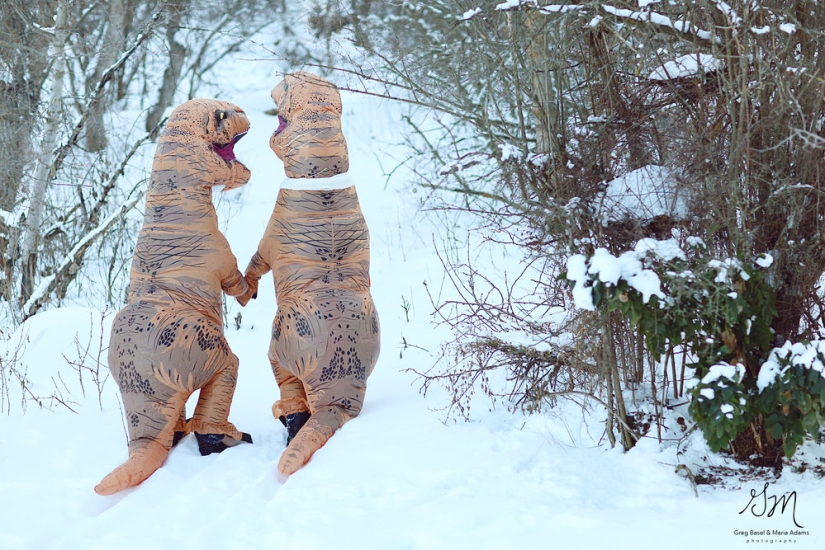 Dinosaurs are extinct, but true love is alive!