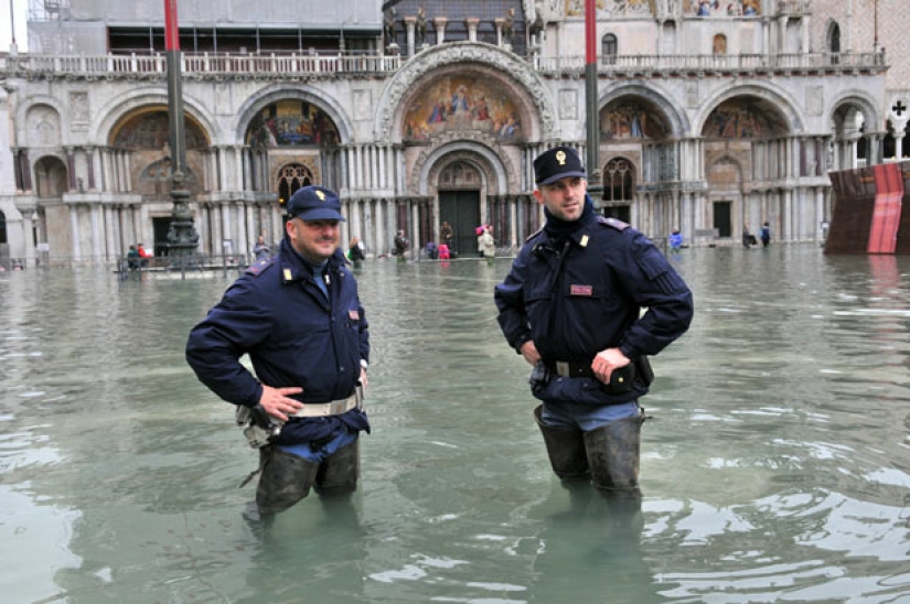 "Dispararemos a cualquiera que grite 'Allahu Akbar' en San Marcos."El alcalde de Venecia está decidido