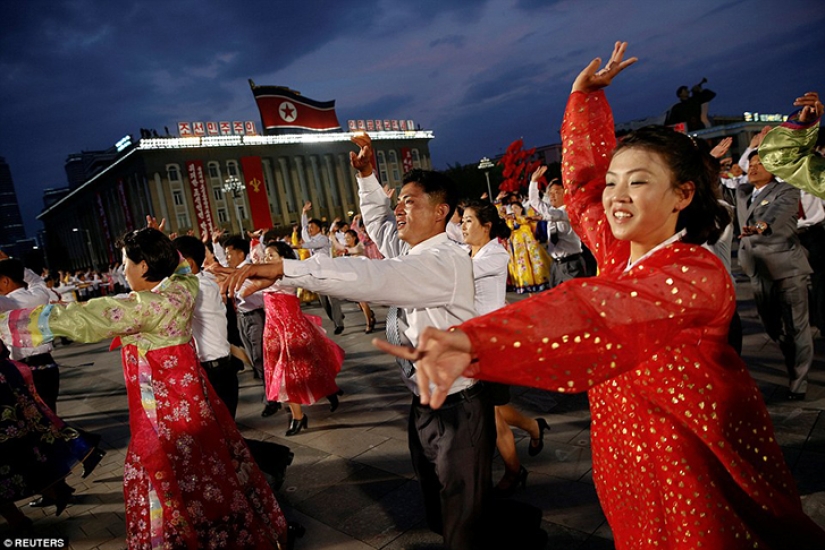 Diversión desenfrenada: así celebró Corea del Norte el congreso del partido gobernante