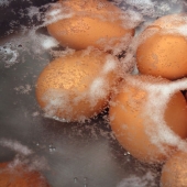 Do not pour out the water in which the eggs were cooked! You'll need it again…