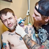 Dolor y lágrimas: los lugares más dolorosos para tatuajes según los titulares de registros de tatuajes