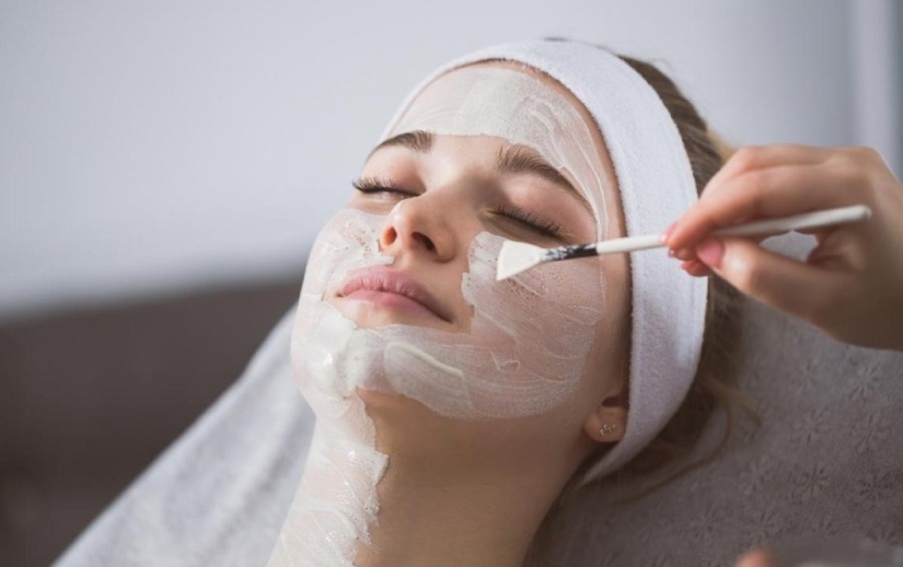 Don’t go to the beautician: 9 most dangerous and useless beauty procedures