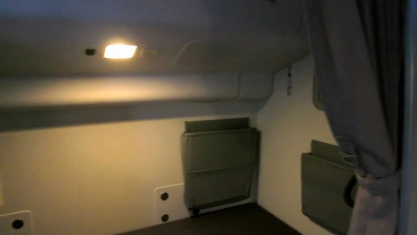 Dormitorios secretos de los auxiliares de vuelo en vuelos de larga distancia