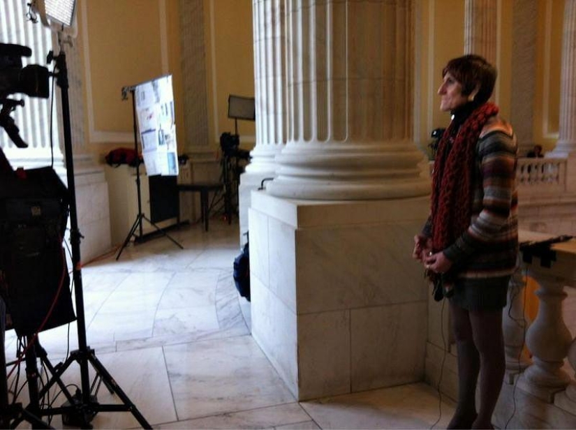 &quot;Dress code? No, I didn’t hear ”: An extravagant female politician from the USA in hipster outfits