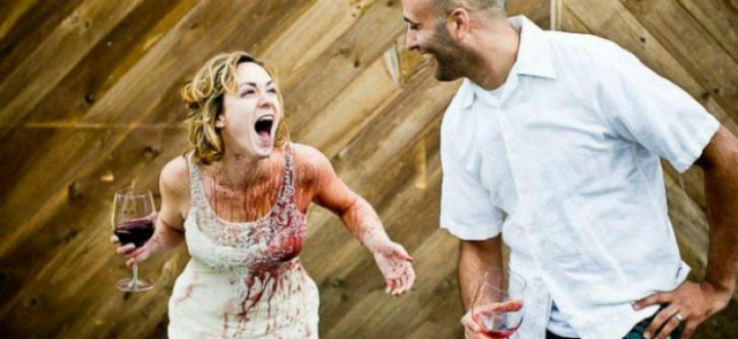 Dress in the trash - freaky wedding photography trend