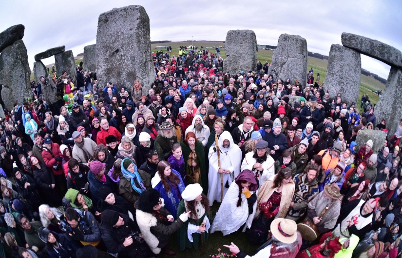 Druids, pagans and ritual dances: how is the Winter solstice at Stonehenge