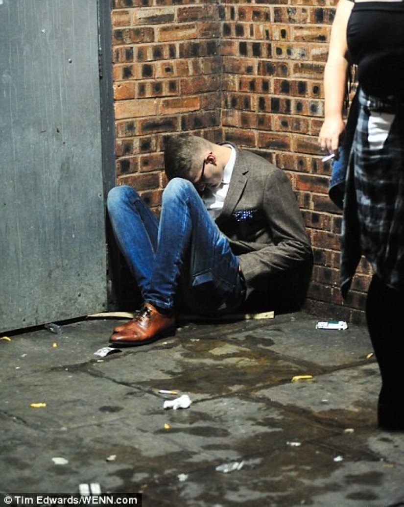 Drunkenness, fights and injuries — how the "Friday of the Shiner" was held in the UK
