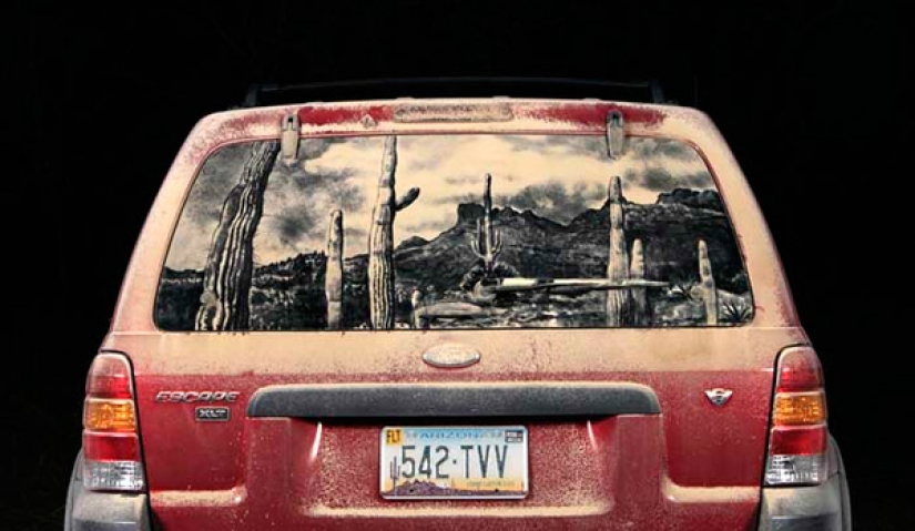 Dusty work: the artist paints cool paintings on dirty car windows