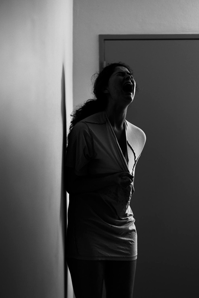Dutch woman hospitalized with depression documents her experience in startling self-portraits
