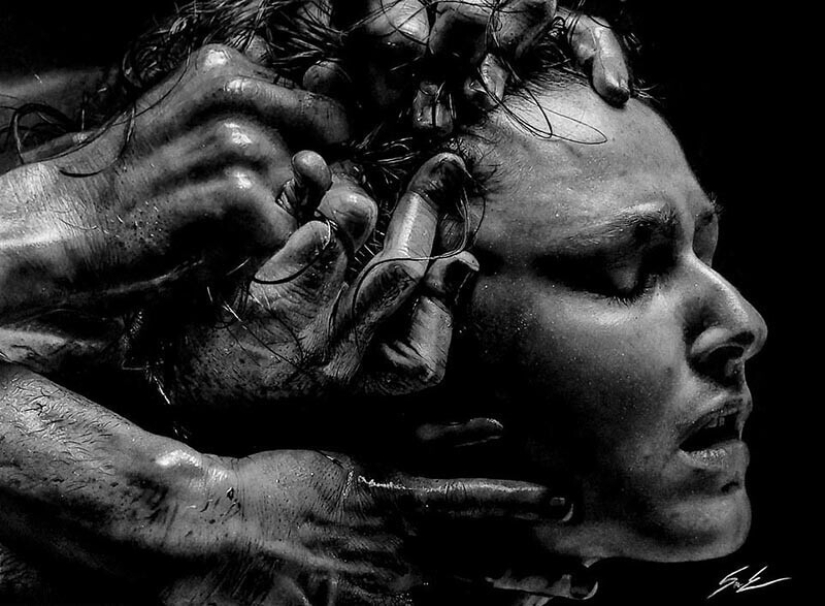 Dylan Eakin and his photorealistic charcoal drawings