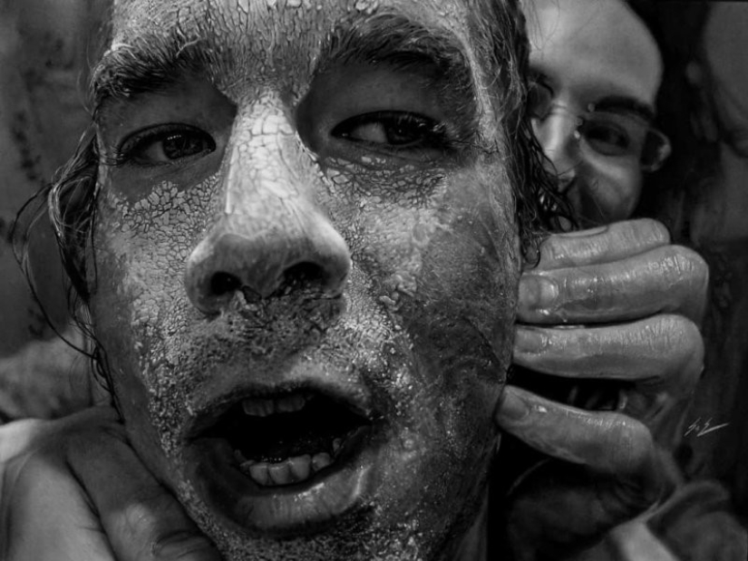 Dylan Eakin and his photorealistic charcoal drawings